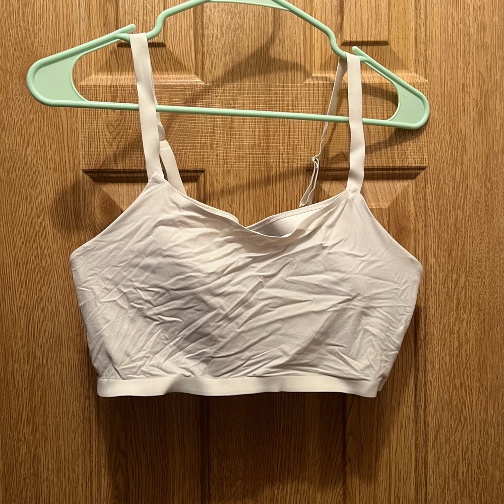 Nike Women's White Indy lux sports bra